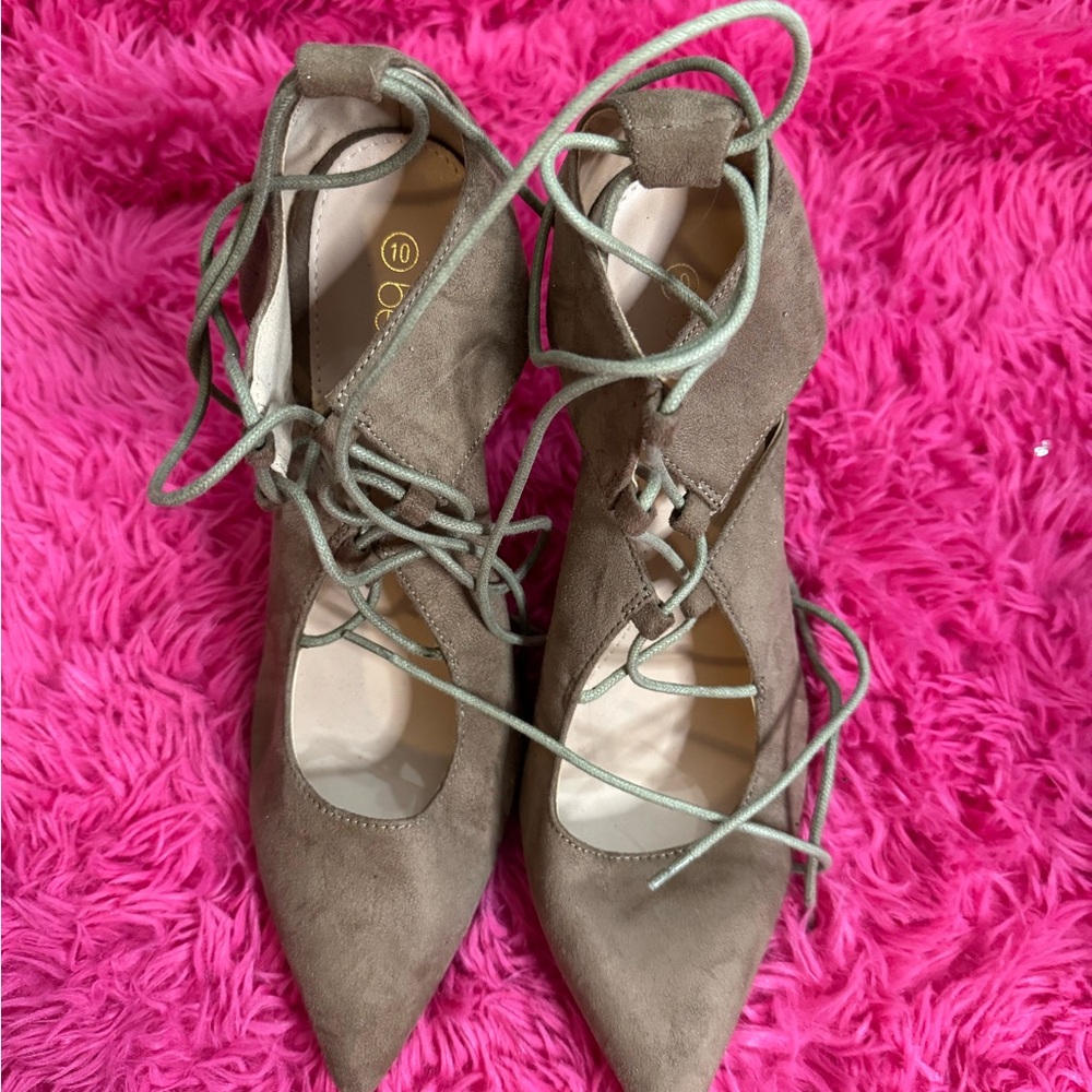 Stylish Women's Lace-Up Heels - size 10 - Picture 6 of 6